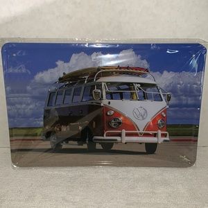 Wall decor, picture of Volkswagen caravan.